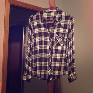 Le Lis Plaid Long-sleeved Shirt